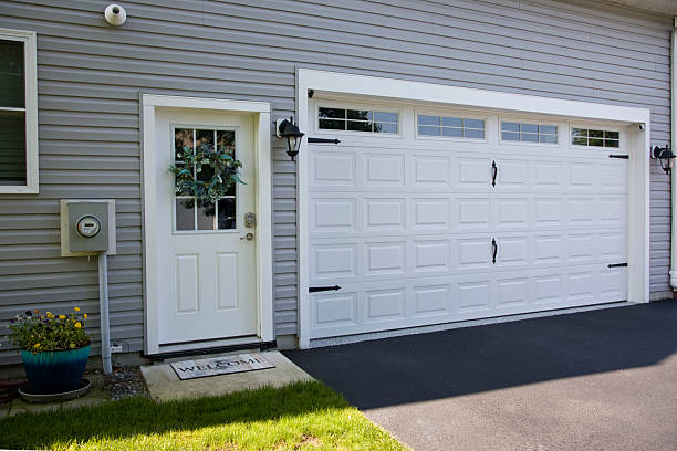 24/7 Emergency Garage Door Panel Replacement experts in Timberlane, LA